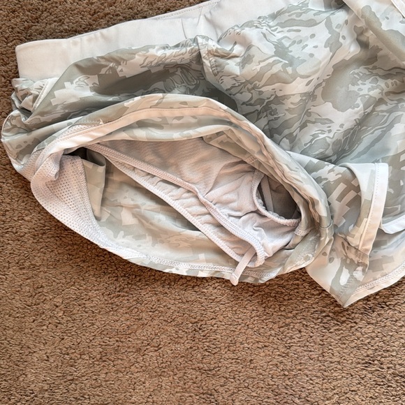 Under Armour shorts. Size S - Picture 3 of 3